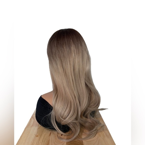24 “dark roots  blonde balayage wig - Picture 5 of 16